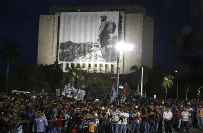 L'Avana, ultimo saluto a Fidel Castro (ANSA Photo Ricardo Mazalan).